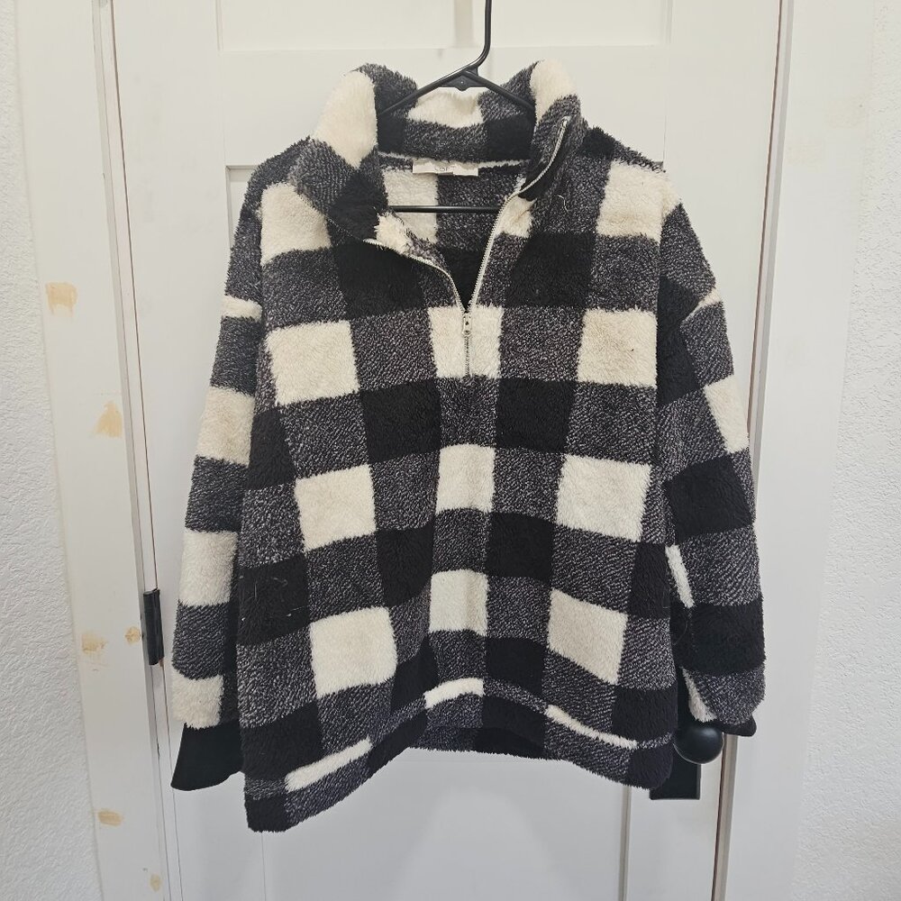 3/4 Zip Fluffy Pull Over
